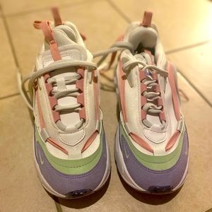Worn once. Nike Air Max Furyosa Casual Shoes. US Size 7